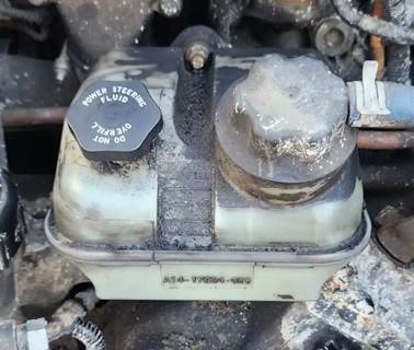 Freightliner Cascadia 125 Power Steering Reservoir