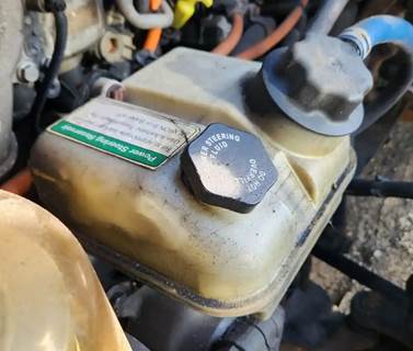 Freightliner Cascadia 125 Power Steering Reservoir