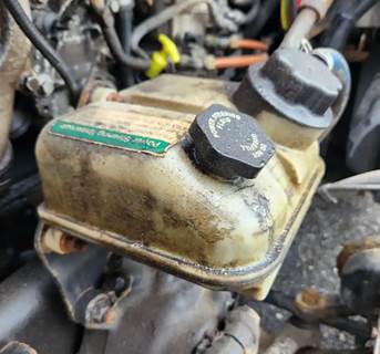 Freightliner Cascadia 125 Power Steering Reservoir