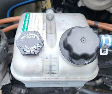 Freightliner Cascadia 126 Power Steering Reservoir