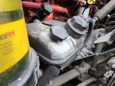 Freightliner Cascadia 126 Power Steering Reservoir