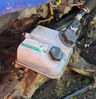 Freightliner Cascadia 126 Power Steering Reservoir