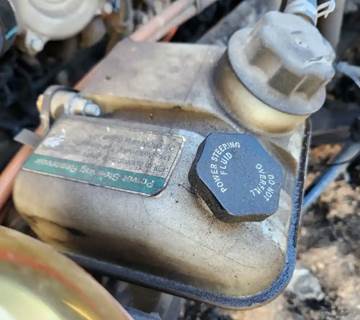 Freightliner Cascadia 126 Power Steering Reservoir