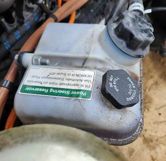 Freightliner Cascadia 126 Power Steering Reservoir