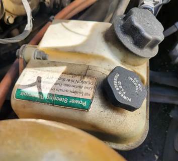 Freightliner Cascadia 126 Power Steering Reservoir