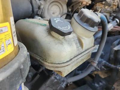 Freightliner Cascadia 126 Power Steering Reservoir