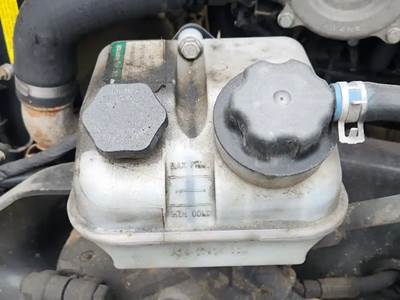 Freightliner Cascadia 126 Power Steering Reservoir