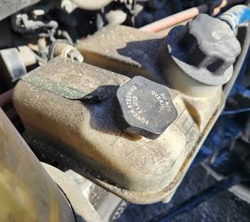 Freightliner Cascadia 126 Power Steering Reservoir