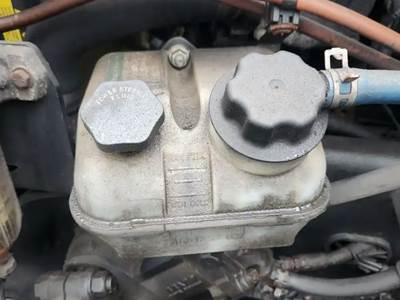 Freightliner Cascadia 126 Power Steering Reservoir