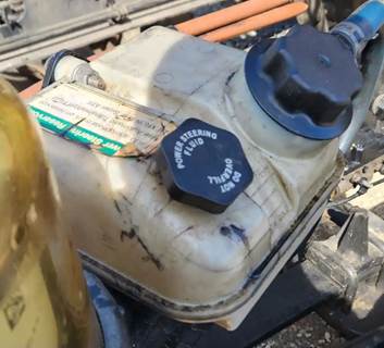 Freightliner Cascadia 126 Power Steering Reservoir