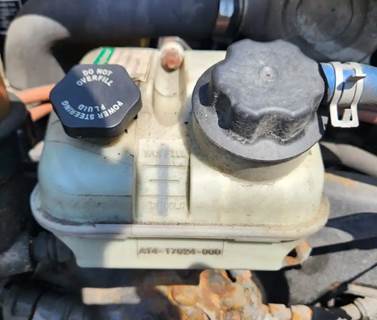 Freightliner Cascadia 126 Power Steering Reservoir