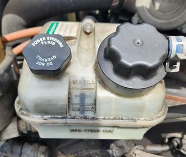 Freightliner Cascadia 126 Power Steering Reservoir