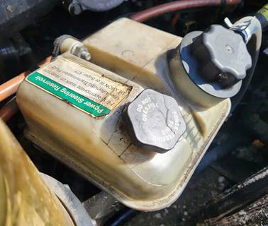 Freightliner Cascadia 126 Power Steering Reservoir