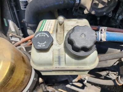 Freightliner Cascadia 126 Power Steering Reservoir