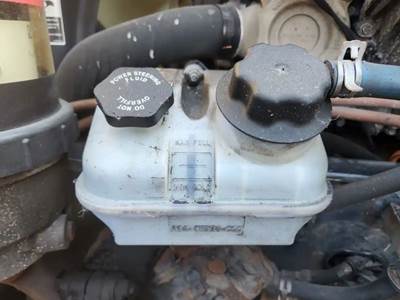 Freightliner Cascadia 126 Power Steering Reservoir