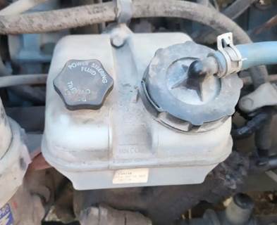 Freightliner Columbia 120 Power Steering Reservoir