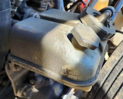 Freightliner Columbia 120 Power Steering Reservoir