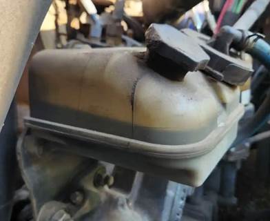 Freightliner Columbia 120 Power Steering Reservoir