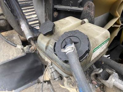 Freightliner Coronado 122 Power Steering Reservoir for a 2013 Freightliner Coronado 12