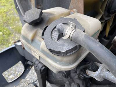 Freightliner Coronado 122 Power Steering Reservoir for a 2014 Freightliner Coronado 12