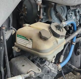 Freightliner Coronado 122 SD Power Steering Reservoir for a 2012 Freightliner Coronado SD122