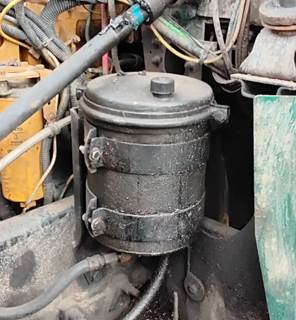 2002 Freightliner FLD120SD Power Steering Reservoir For Sale Elkton