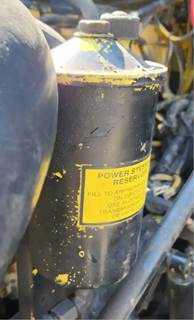 Freightliner FLD120SD Power Steering Reservoir for a 2008 Freightliner FLD120SD Glider