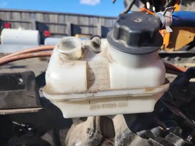 Freightliner M2 106 Power Steering Reservoir