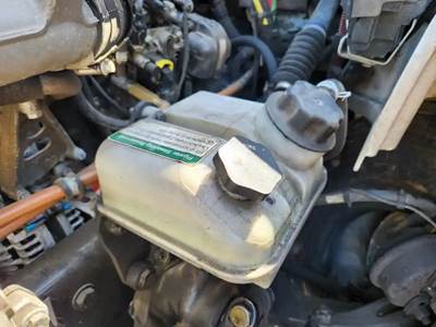 Freightliner M2 106 Power Steering Reservoir