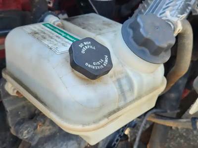Freightliner M2 106 Power Steering Reservoir