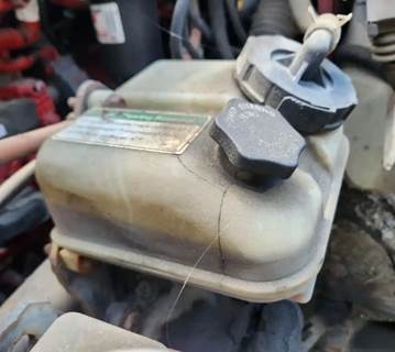 Freightliner M2 106 Power Steering Reservoir