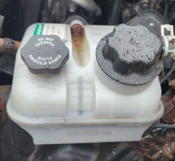 Freightliner M2 106 Power Steering Reservoir