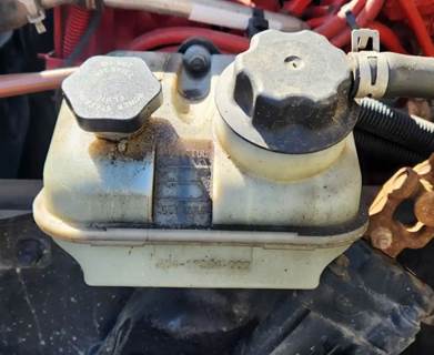 Freightliner M2 106 Power Steering Reservoir