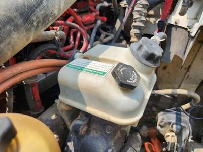 Freightliner M2 106 Power Steering Reservoir