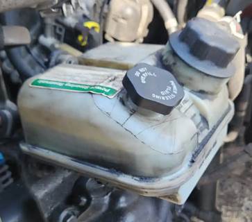 Freightliner M2 106 Power Steering Reservoir