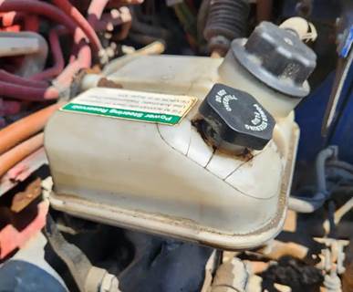 Freightliner M2 106 Power Steering Reservoir
