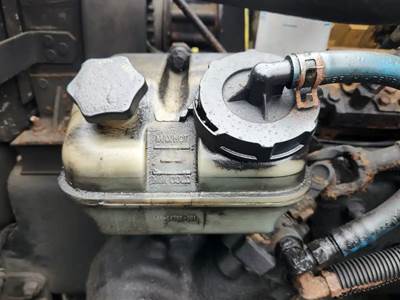 Freightliner M2 106 Power Steering Reservoir