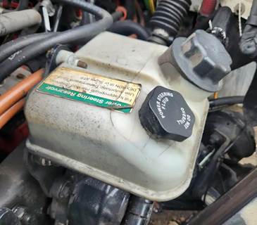 Freightliner M2 106 Power Steering Reservoir