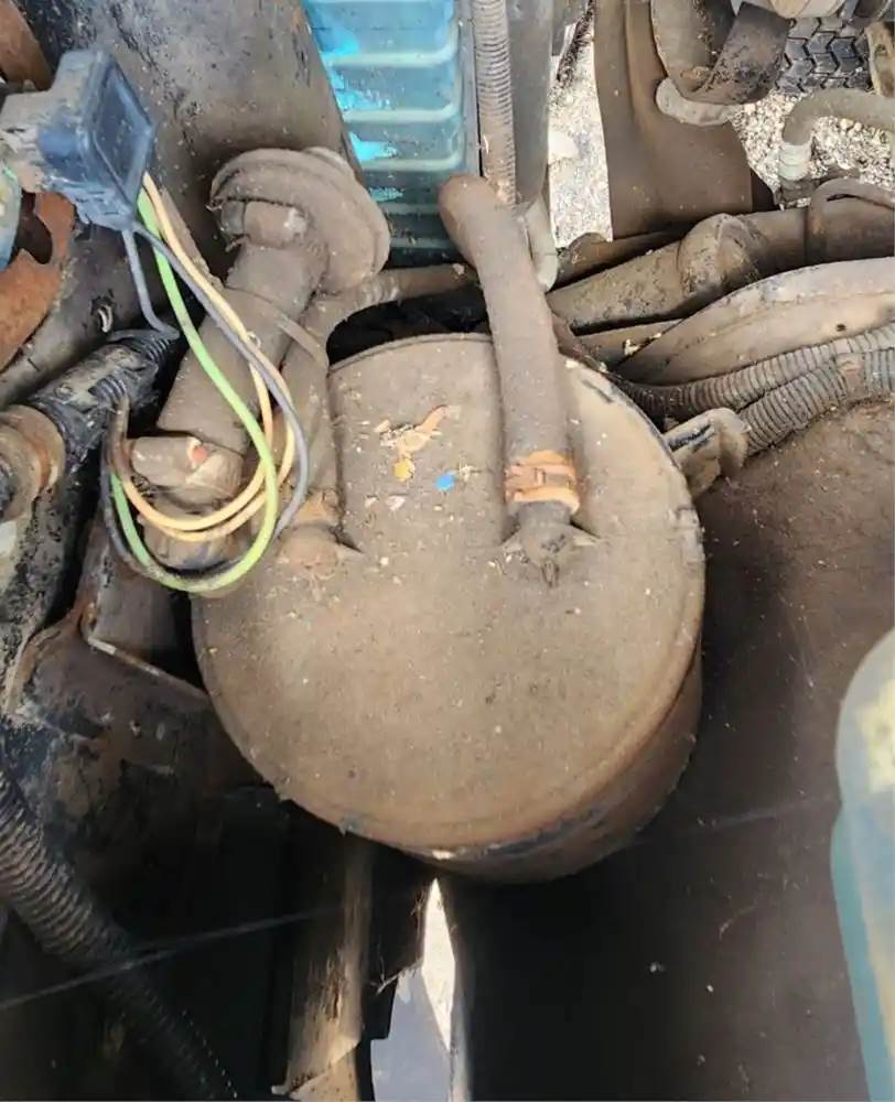 GMC TopKick C6500 Power Steering Reservoir for a 1989 GMC C6000 Topkick