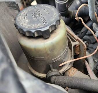 Hino 195 Power Steering Reservoir