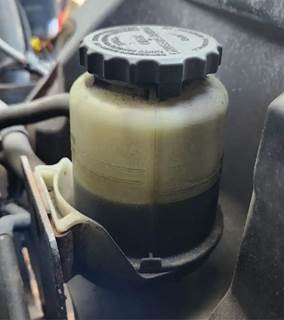 Hino 195 Power Steering Reservoir