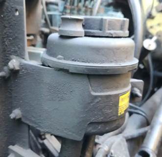 International 4900 Power Steering Reservoir