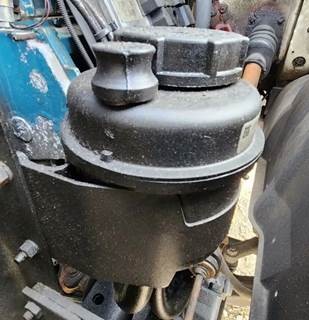 International 4900 Power Steering Reservoir