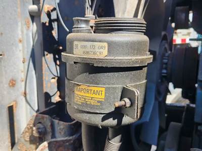International 4900 Power Steering Reservoir