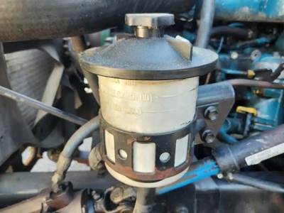 International 7500 Power Steering Reservoir