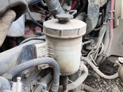 International DuraStar 4300 Power Steering Reservoir