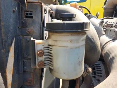 International RH613 Power Steering Reservoir