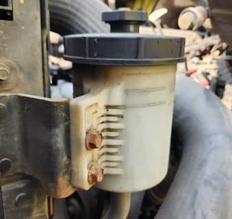 International RH613 Power Steering Reservoir