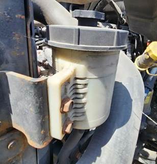 International RH613 Power Steering Reservoir