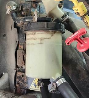 International WorkStar 7600 Power Steering Reservoir